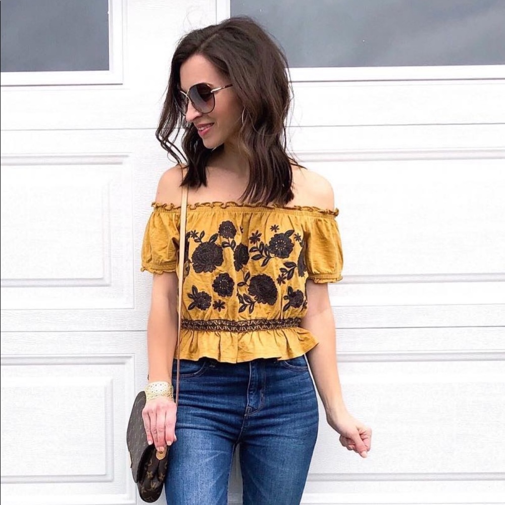 American Eagle cropped top